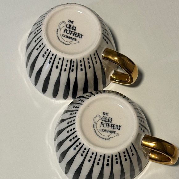 Set of 2 The Old Pottery Company Coffee Tea Mug Hand Painted Black/Gold Lines - Picture 8 of 8